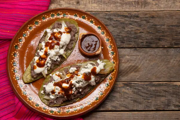 huaraches recipe with queso dip