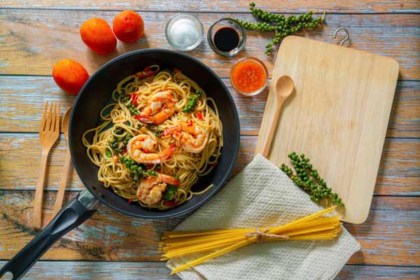 Garlic Basil Shrimp with Zucchini Noodles a 2b mindset recipe