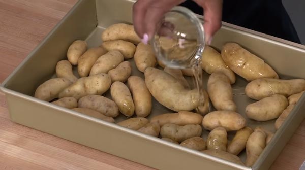 oiling fingerling potatoes